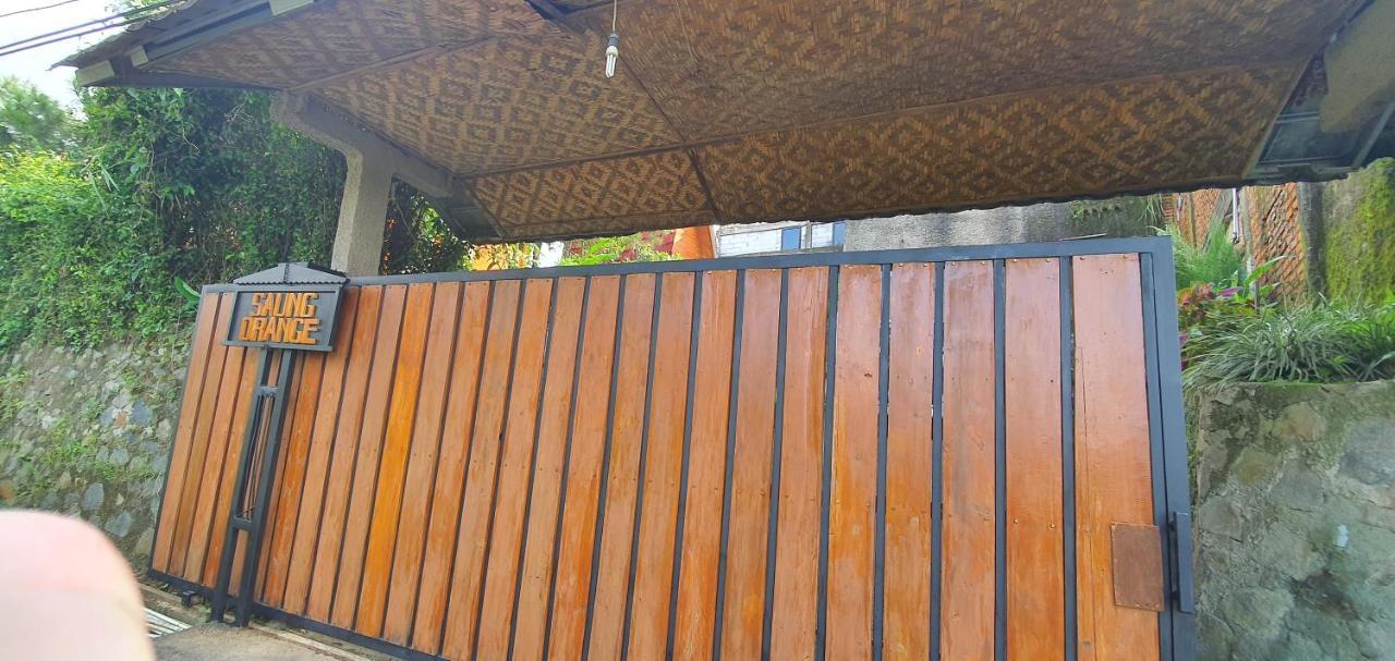Saung Orange Village * Bogor
