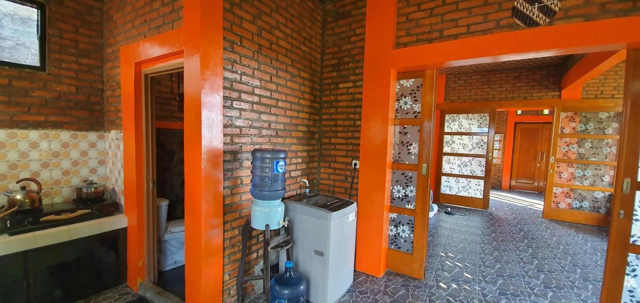 Saung Orange Village Villa
