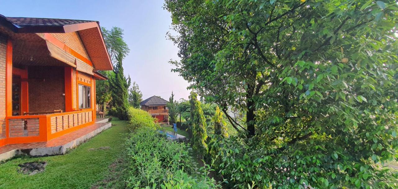 Saung Orange Village Villa Bogor