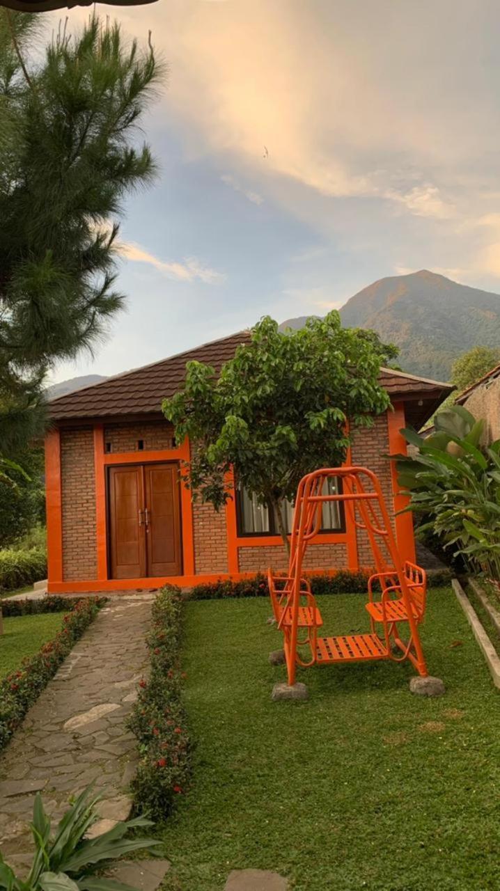 Saung Orange Village Villa Bogor